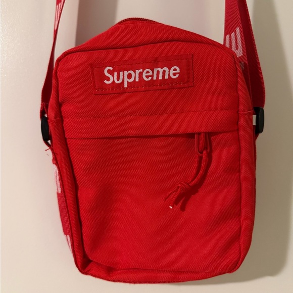 Supreme red crossbody bag ❤️ - Picture 2 of 8